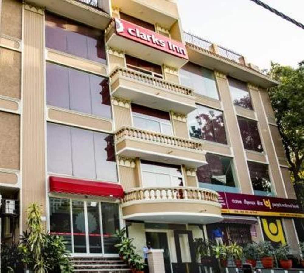 Clarks Inn Nehru Place Yeni Delhi Dış mekan fotoğraf