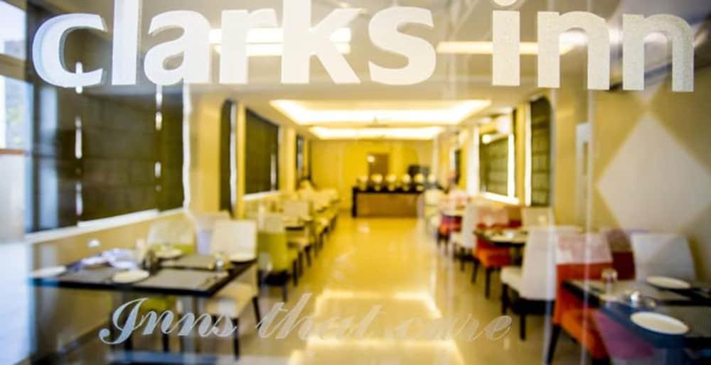 Clarks Inn Nehru Place Yeni Delhi Dış mekan fotoğraf