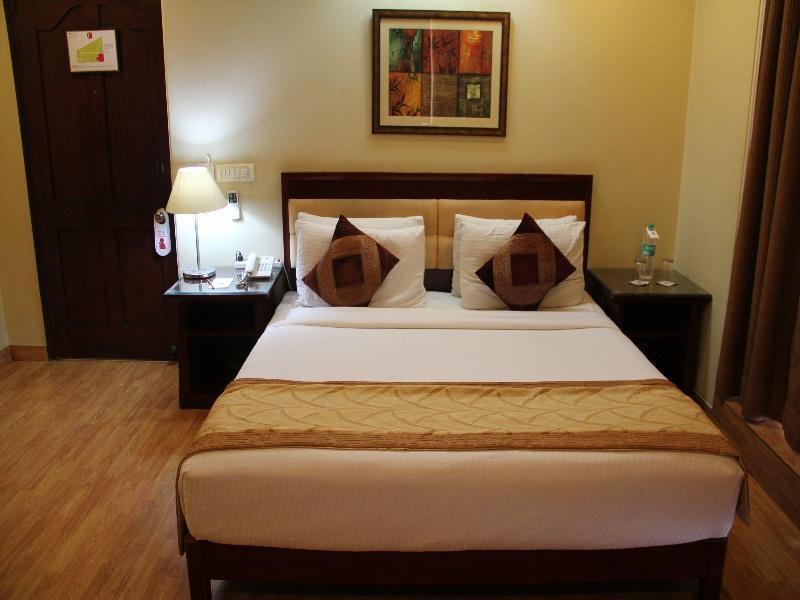 Clarks Inn Nehru Place Yeni Delhi Dış mekan fotoğraf